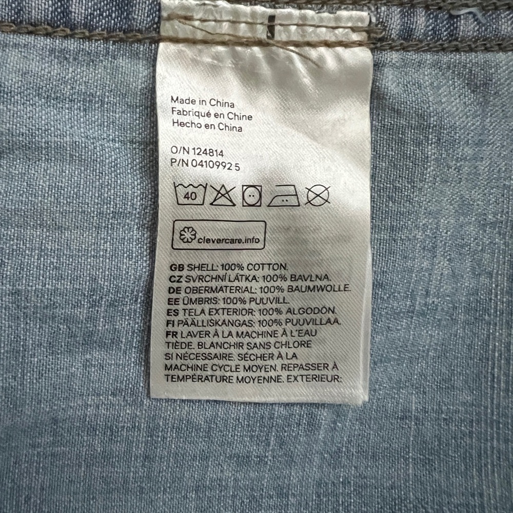 EUC H&M Light Blue Denim Western  Button Down Shirt w Pearl Snaps - Picture 9 of 9
